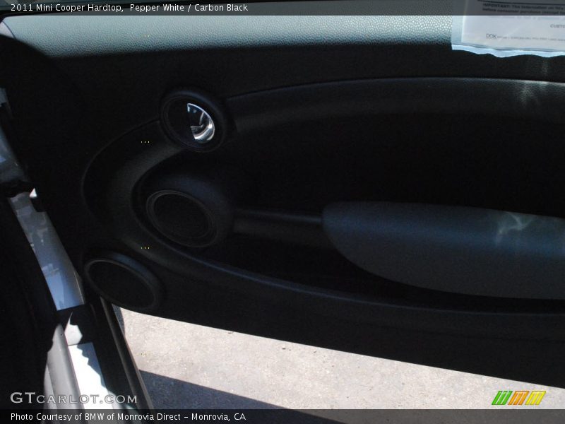 Pepper White / Carbon Black 2011 Mini Cooper Hardtop