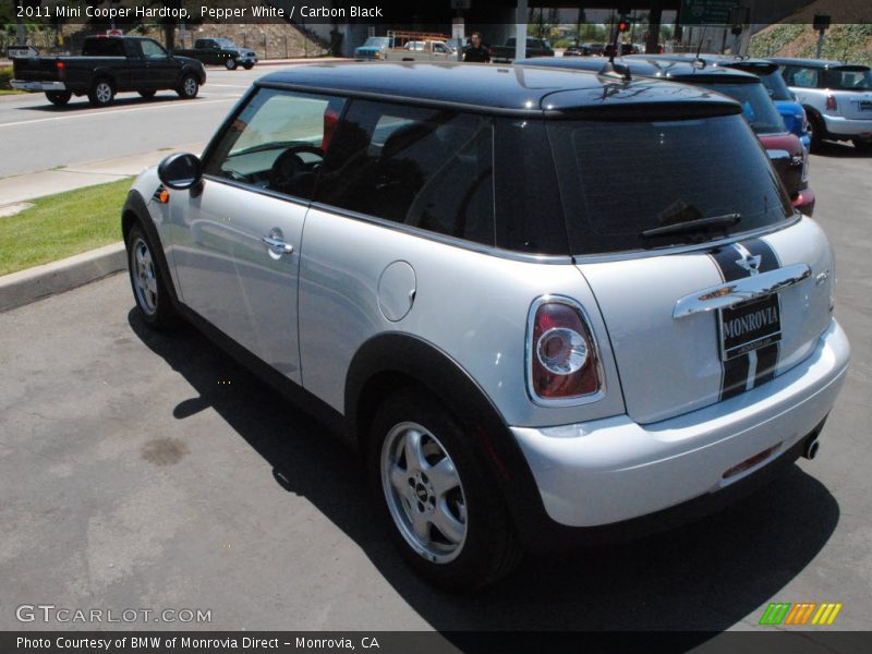 Pepper White / Carbon Black 2011 Mini Cooper Hardtop