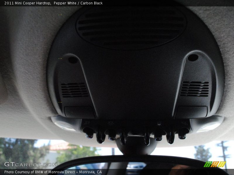 Pepper White / Carbon Black 2011 Mini Cooper Hardtop