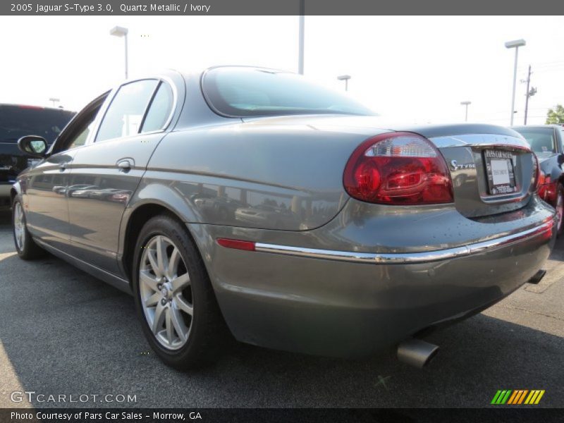 Quartz Metallic / Ivory 2005 Jaguar S-Type 3.0