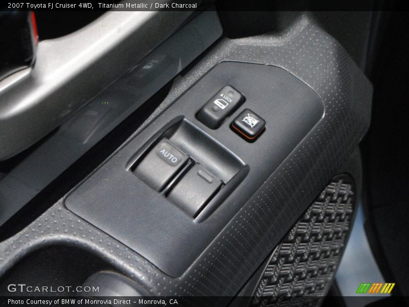 Titanium Metallic / Dark Charcoal 2007 Toyota FJ Cruiser 4WD