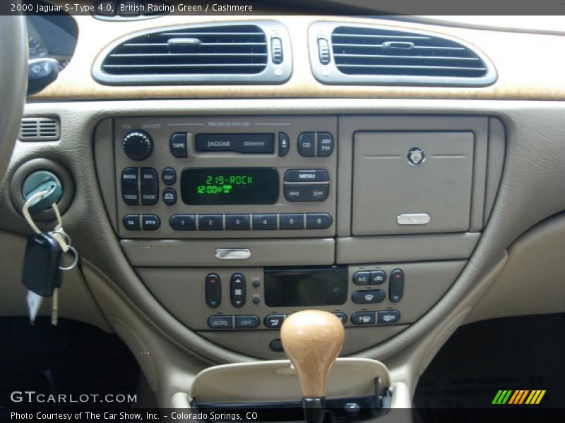 British Racing Green / Cashmere 2000 Jaguar S-Type 4.0