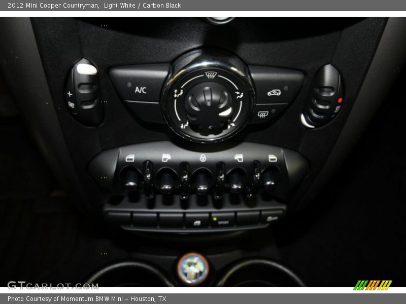 Light White / Carbon Black 2012 Mini Cooper Countryman