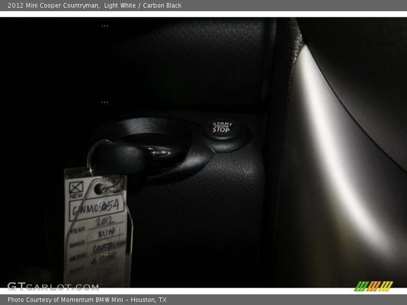 Light White / Carbon Black 2012 Mini Cooper Countryman