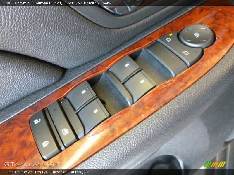 Silver Birch Metallic / Ebony 2009 Chevrolet Suburban LT 4x4
