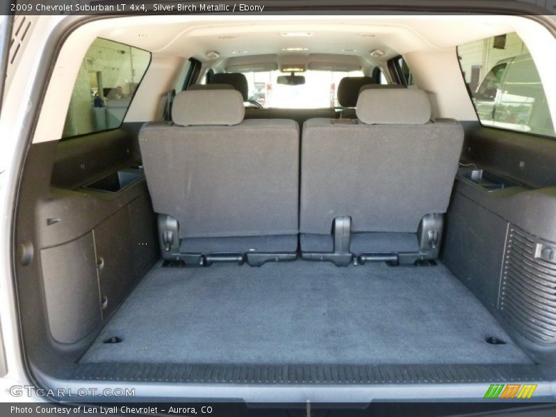 Silver Birch Metallic / Ebony 2009 Chevrolet Suburban LT 4x4