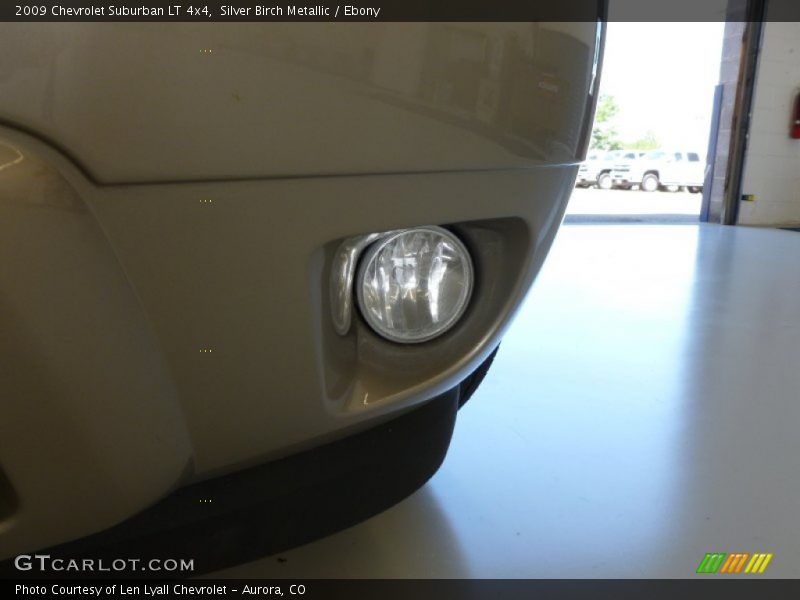 Silver Birch Metallic / Ebony 2009 Chevrolet Suburban LT 4x4