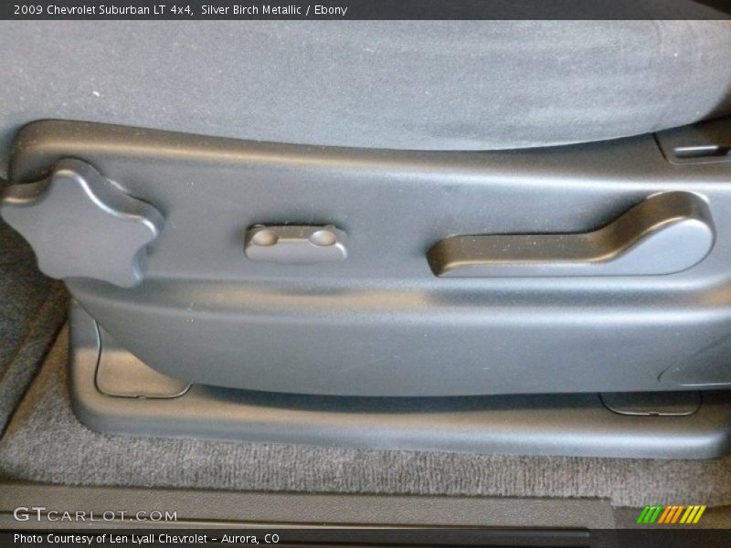 Silver Birch Metallic / Ebony 2009 Chevrolet Suburban LT 4x4
