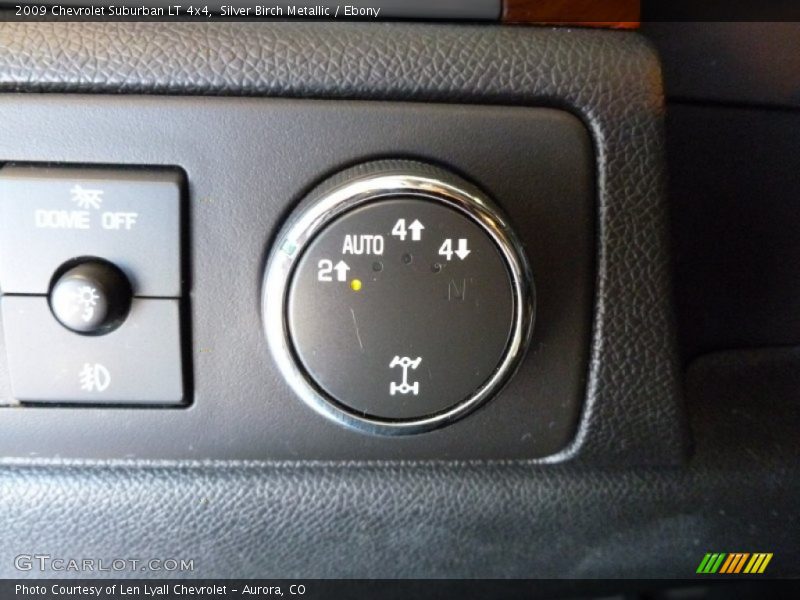 Silver Birch Metallic / Ebony 2009 Chevrolet Suburban LT 4x4