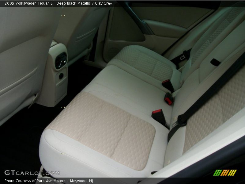 Deep Black Metallic / Clay Grey 2009 Volkswagen Tiguan S
