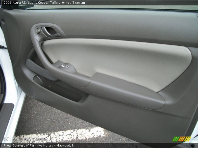 Door Panel of 2006 RSX Sports Coupe