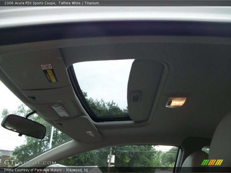 Sunroof of 2006 RSX Sports Coupe
