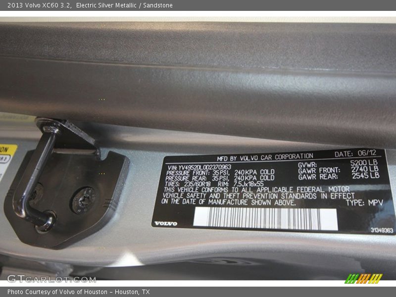 Electric Silver Metallic / Sandstone 2013 Volvo XC60 3.2