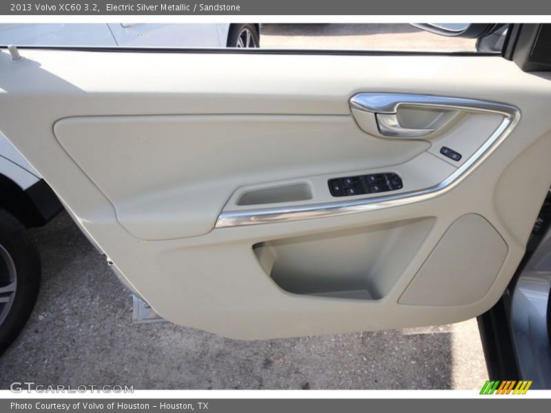 Electric Silver Metallic / Sandstone 2013 Volvo XC60 3.2