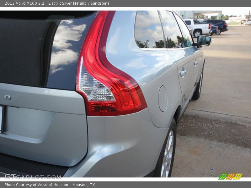 Electric Silver Metallic / Sandstone 2013 Volvo XC60 3.2