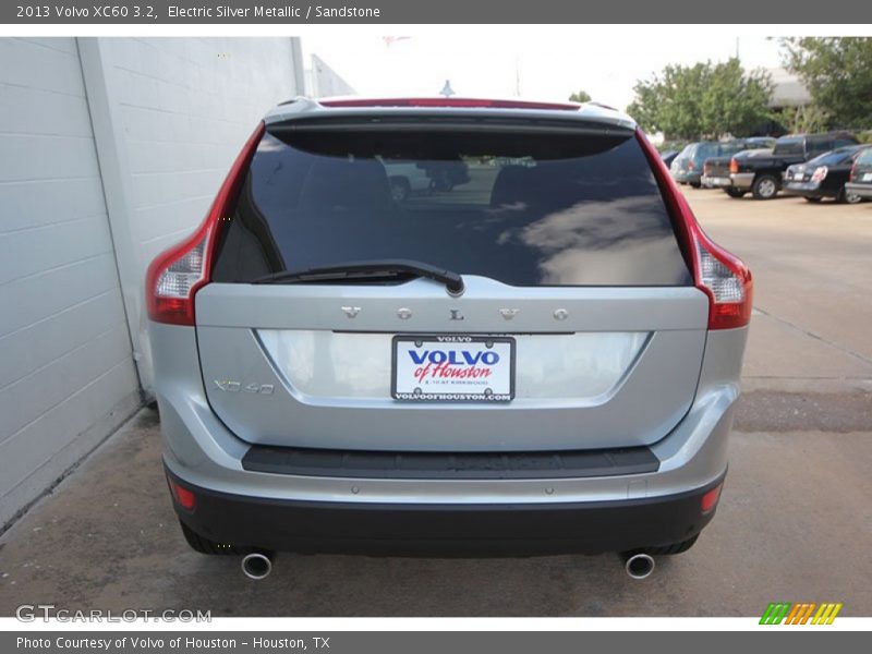 Electric Silver Metallic / Sandstone 2013 Volvo XC60 3.2