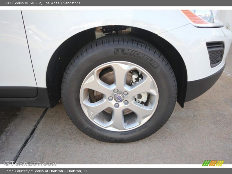 Ice White / Sandstone 2013 Volvo XC60 3.2