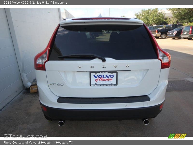 Ice White / Sandstone 2013 Volvo XC60 3.2