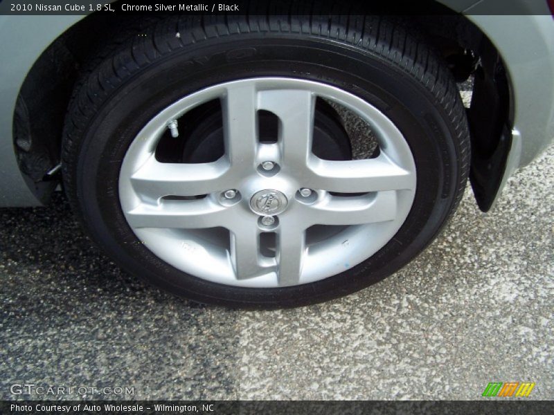 Chrome Silver Metallic / Black 2010 Nissan Cube 1.8 SL