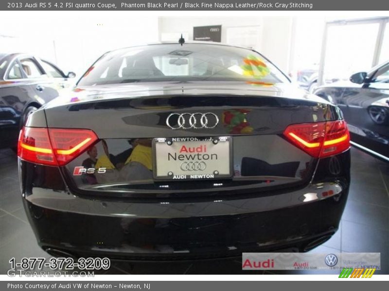 Phantom Black Pearl / Black Fine Nappa Leather/Rock Gray Stitching 2013 Audi RS 5 4.2 FSI quattro Coupe