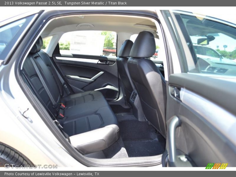Tungsten Silver Metallic / Titan Black 2013 Volkswagen Passat 2.5L SE