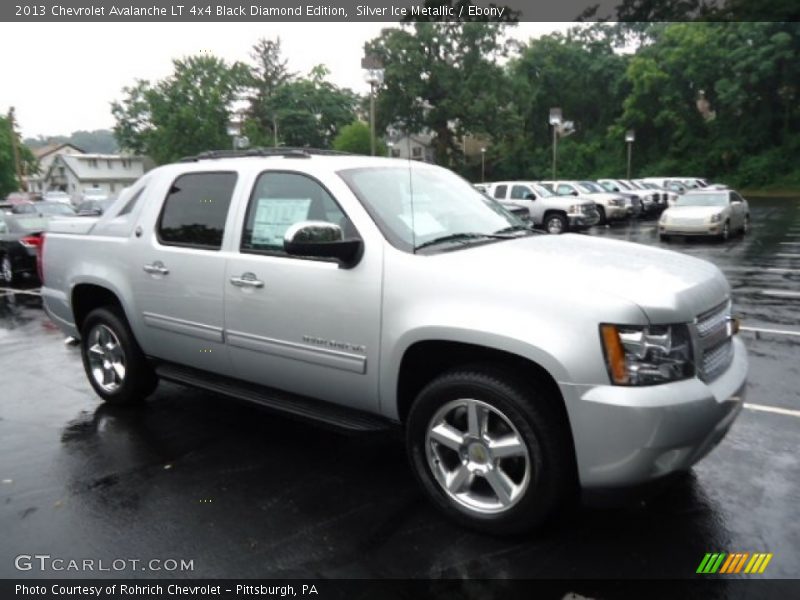 Front 3/4 View of 2013 Avalanche LT 4x4 Black Diamond Edition