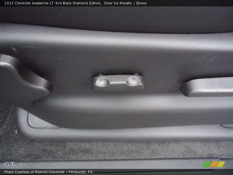 Silver Ice Metallic / Ebony 2013 Chevrolet Avalanche LT 4x4 Black Diamond Edition