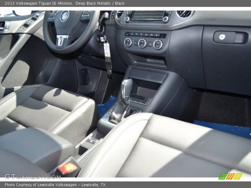 Deep Black Metallic / Black 2013 Volkswagen Tiguan SE 4Motion