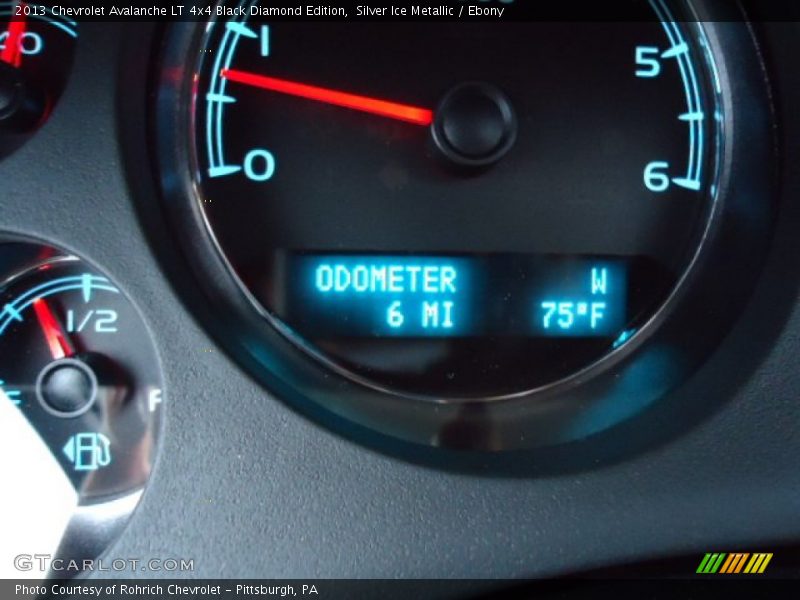 Silver Ice Metallic / Ebony 2013 Chevrolet Avalanche LT 4x4 Black Diamond Edition
