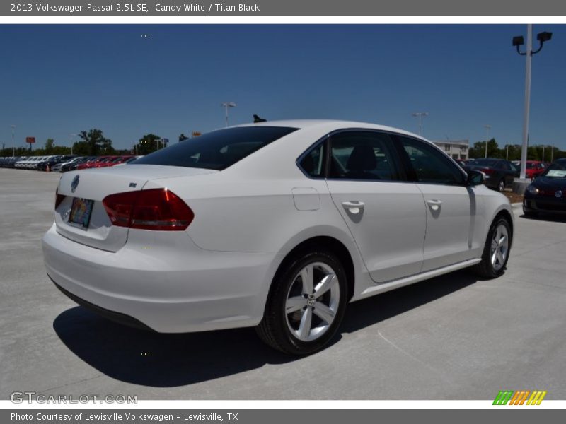 Candy White / Titan Black 2013 Volkswagen Passat 2.5L SE