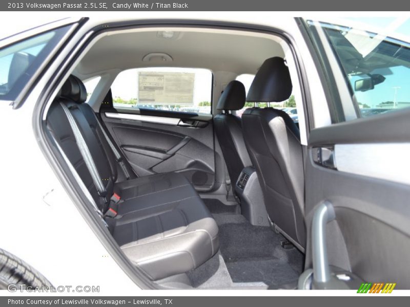 Candy White / Titan Black 2013 Volkswagen Passat 2.5L SE