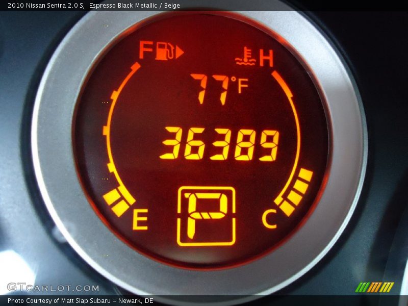 Espresso Black Metallic / Beige 2010 Nissan Sentra 2.0 S
