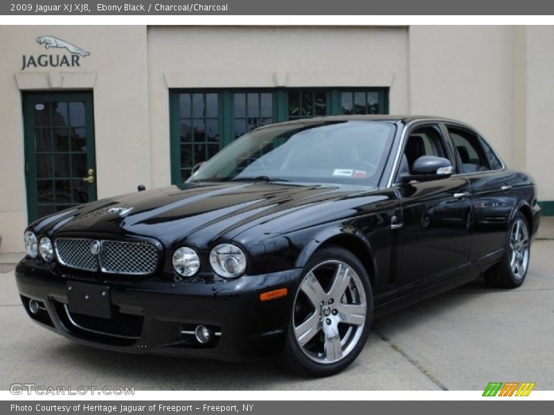 Front 3/4 View of 2009 XJ XJ8