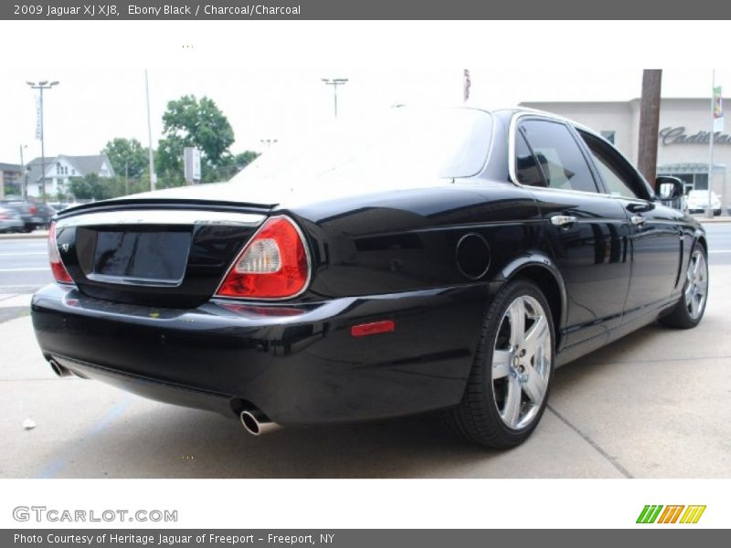Ebony Black / Charcoal/Charcoal 2009 Jaguar XJ XJ8