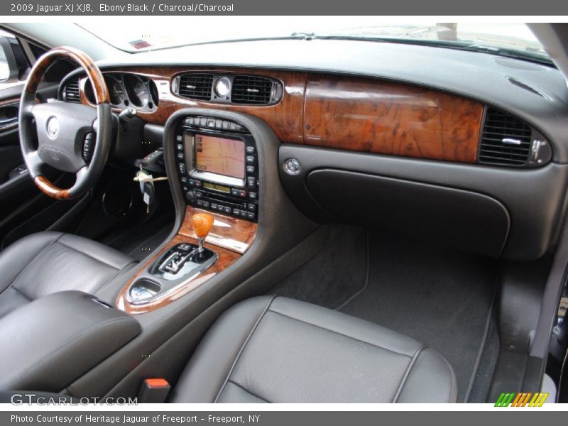 Dashboard of 2009 XJ XJ8