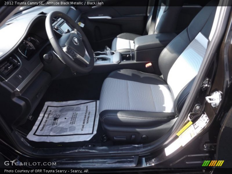 Attitude Black Metallic / Black/Ash 2012 Toyota Camry SE