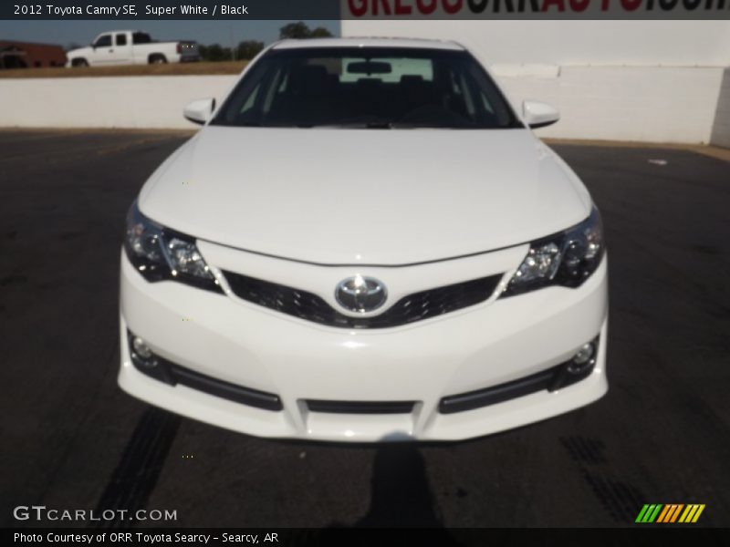 Super White / Black 2012 Toyota Camry SE