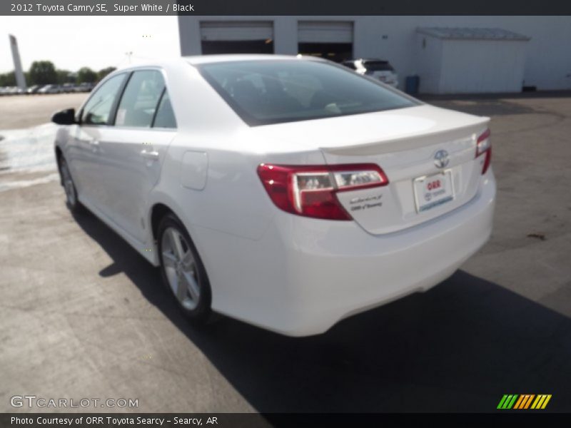 Super White / Black 2012 Toyota Camry SE