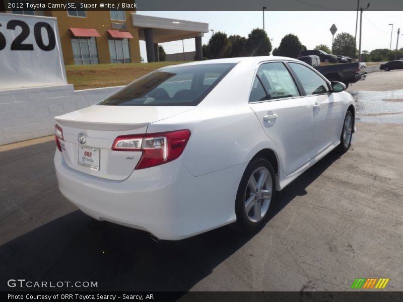 Super White / Black 2012 Toyota Camry SE