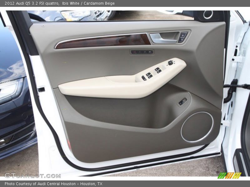 Ibis White / Cardamom Beige 2012 Audi Q5 3.2 FSI quattro