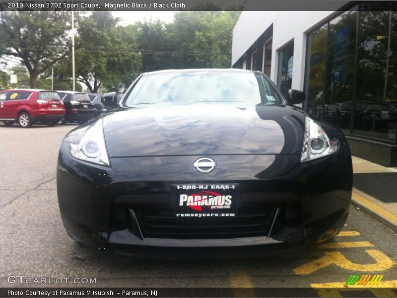 Magnetic Black / Black Cloth 2010 Nissan 370Z Sport Coupe