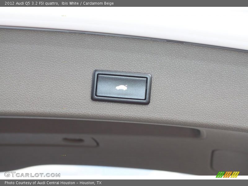Ibis White / Cardamom Beige 2012 Audi Q5 3.2 FSI quattro
