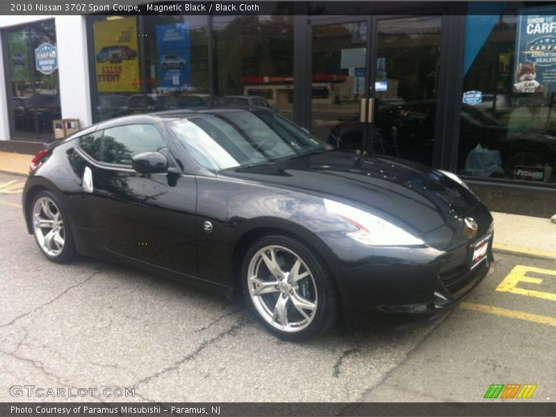 Magnetic Black / Black Cloth 2010 Nissan 370Z Sport Coupe