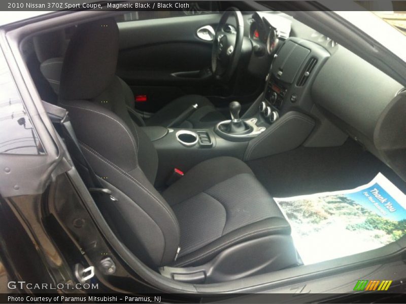 Magnetic Black / Black Cloth 2010 Nissan 370Z Sport Coupe