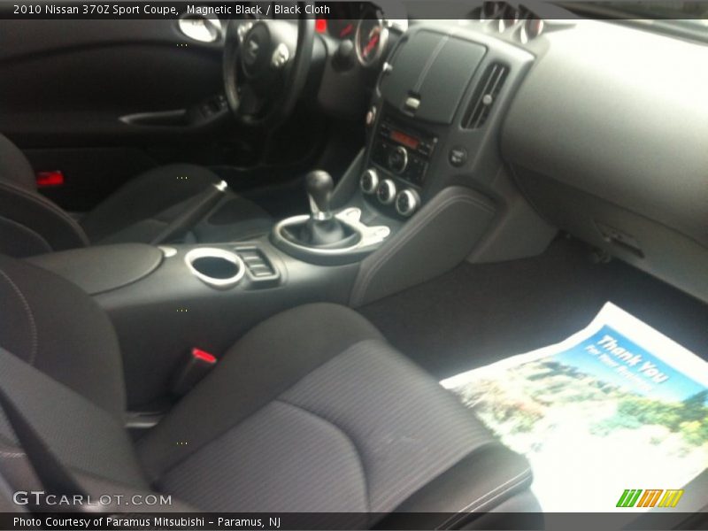 Magnetic Black / Black Cloth 2010 Nissan 370Z Sport Coupe