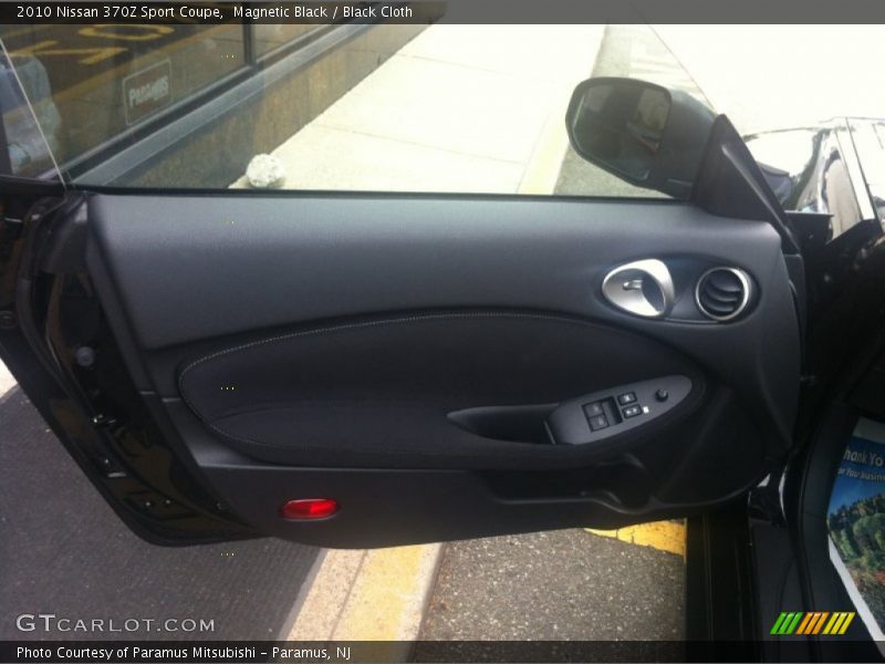 Magnetic Black / Black Cloth 2010 Nissan 370Z Sport Coupe