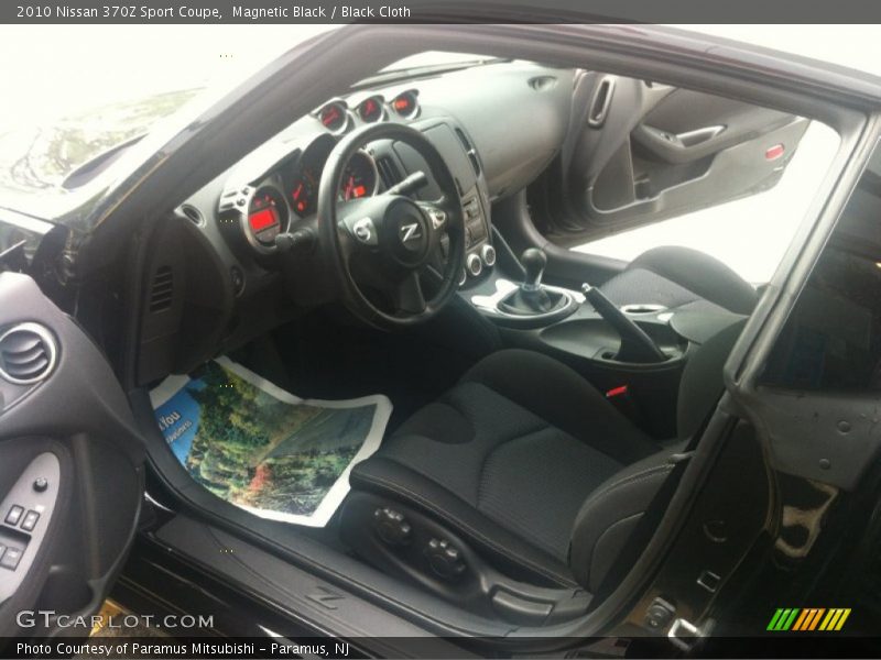 Magnetic Black / Black Cloth 2010 Nissan 370Z Sport Coupe