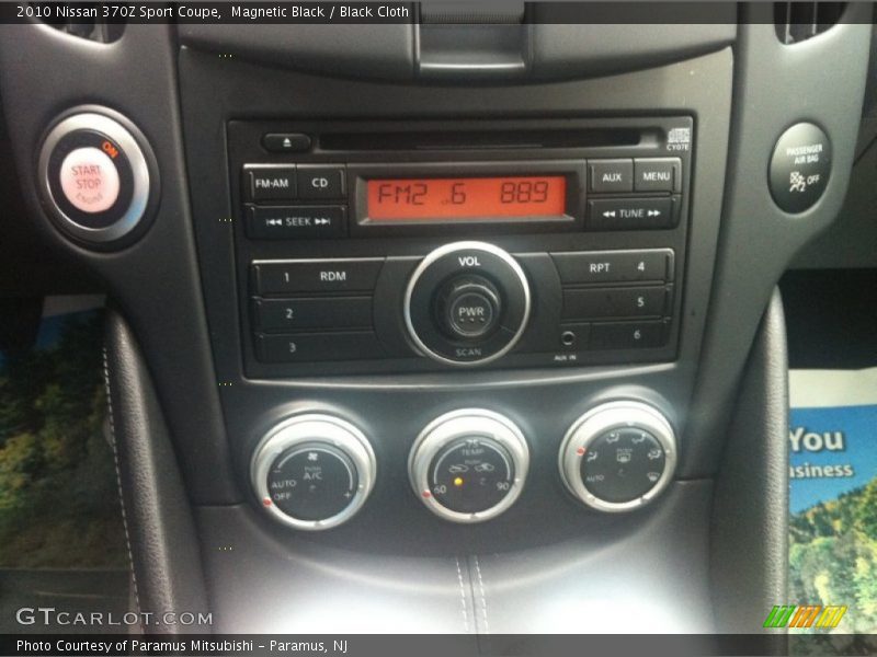 Magnetic Black / Black Cloth 2010 Nissan 370Z Sport Coupe