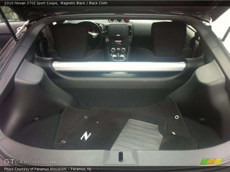 Magnetic Black / Black Cloth 2010 Nissan 370Z Sport Coupe