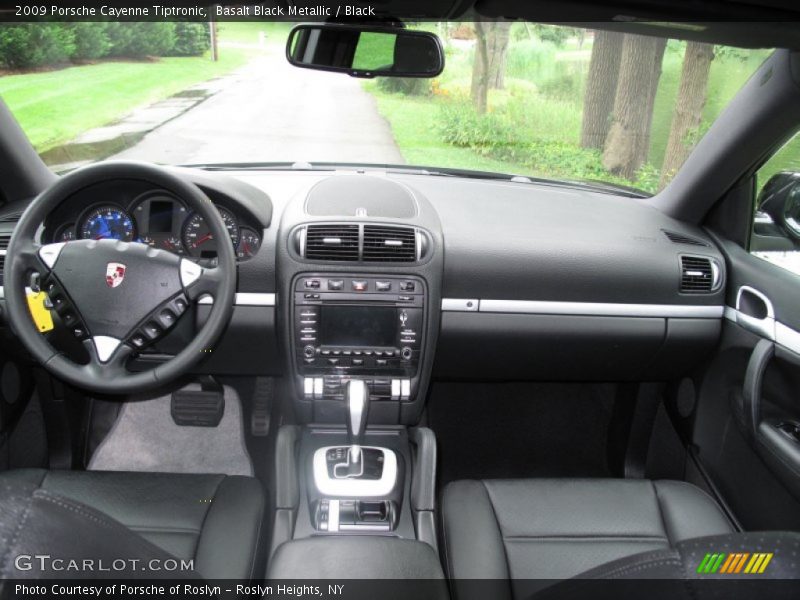 Dashboard of 2009 Cayenne Tiptronic